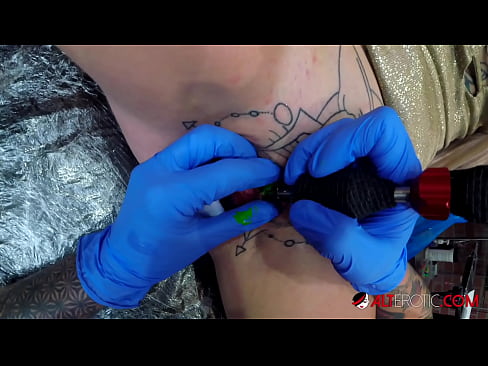 ❤️ Sully Savage, moi tatuada, tatuouse no clítoris ❌ Follar en nós