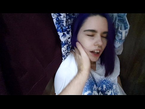 ❤️ Atopo a miña irmá no armario e axudouna a correrse ❌ Follar en nós